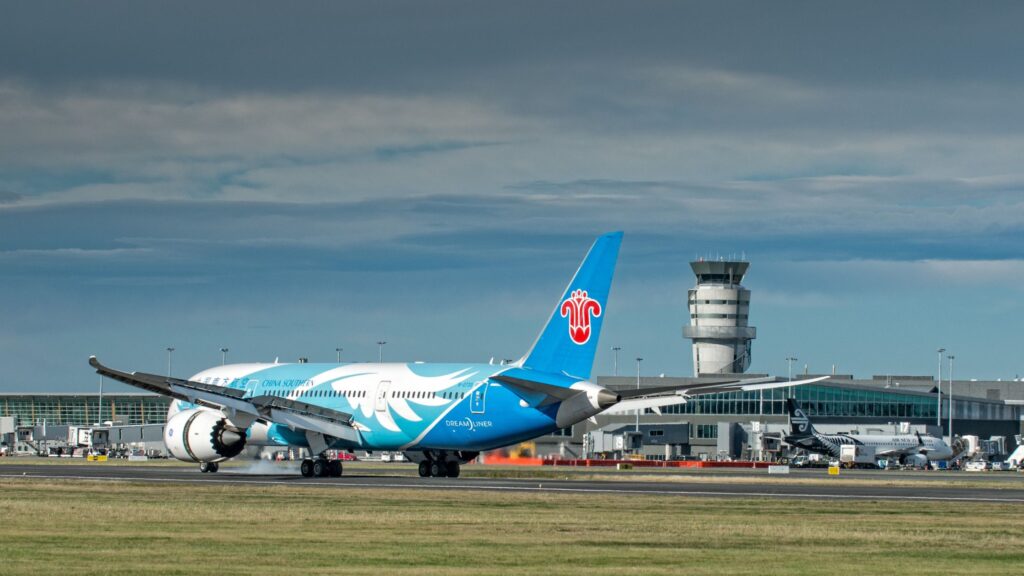 China Southern Airlines Dreamliner landing in Christchurch after its 12-hour direct flight from Guangzhou.